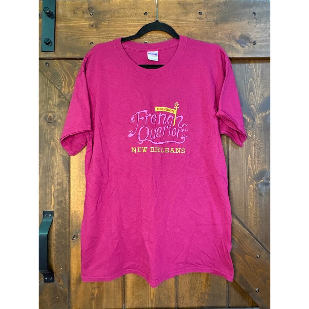 Vintage Gildan women’s large Bourbon Street New Orleans Embroidered T-Shirt